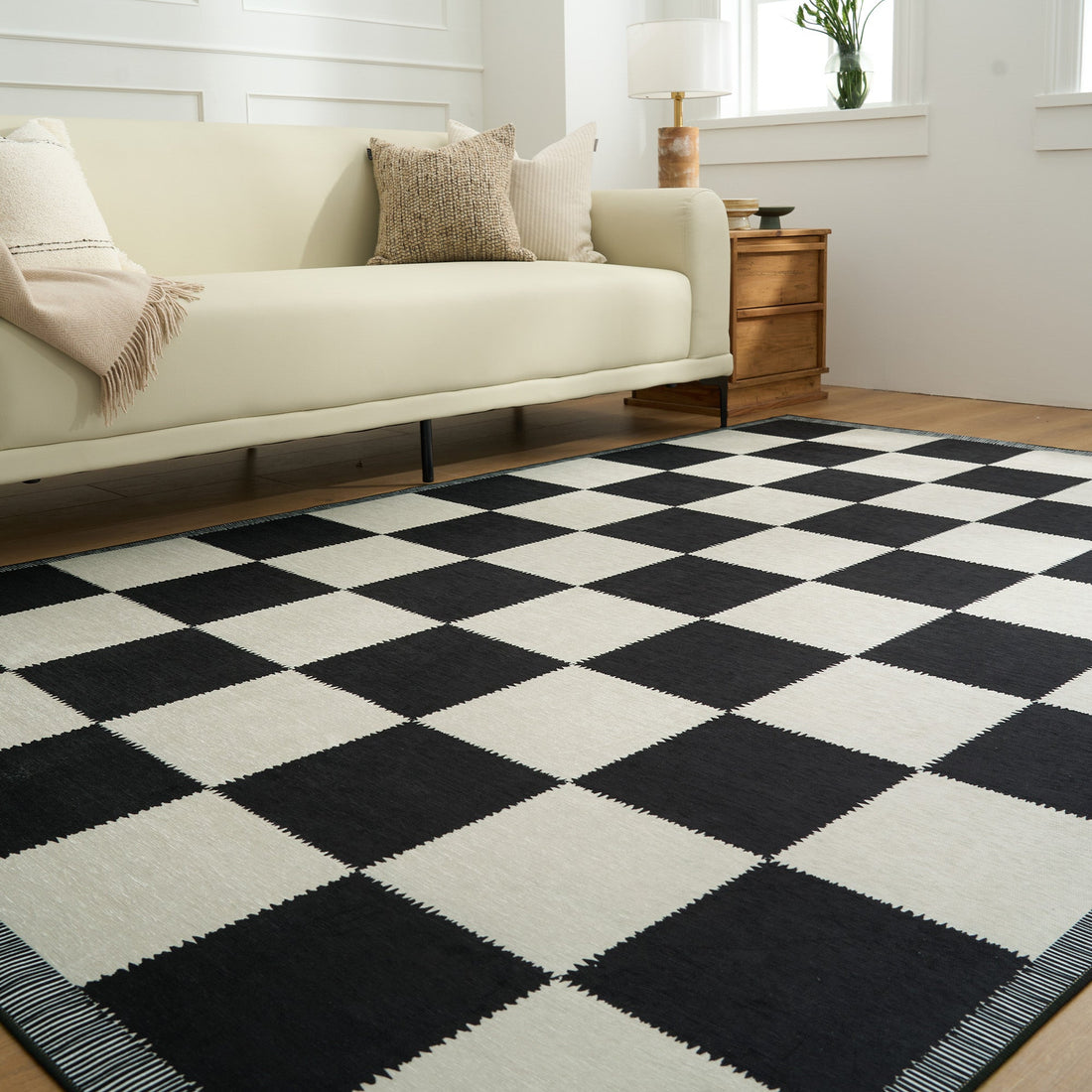 Easy Clean Washable Rug Timeless Noir Checkered Design Durable Spillproof Pet-Friendly Non-Slip Pad Living Room Area Rug