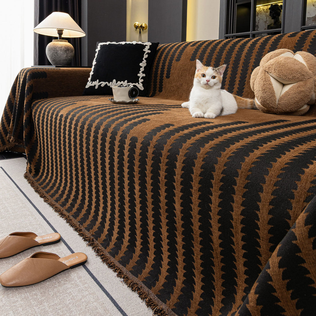 Scratch-Resistant Anti-Pilling Elegant Sofa/Couch Cover