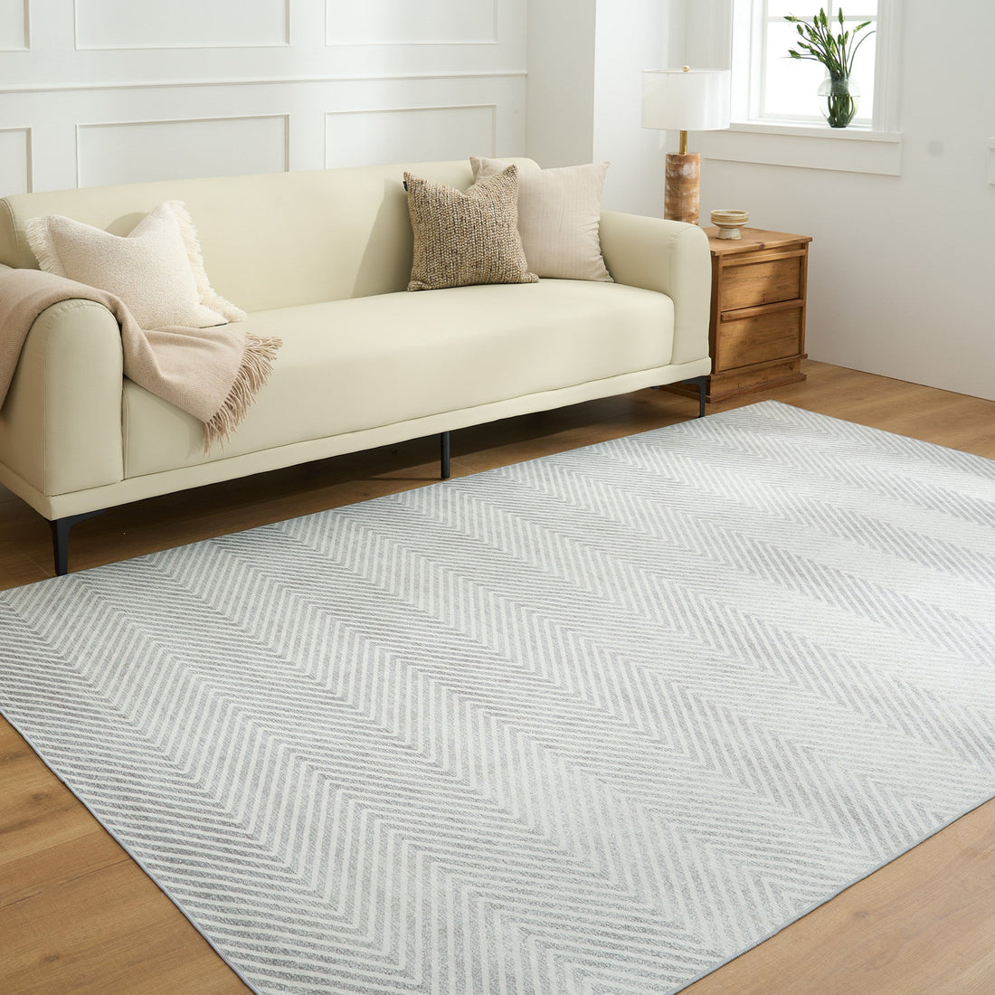 Easy Clean Washable Rug Minimalist Monochromatic Chevron Design Durable Spillproof Pet-Friendly Non-Slip Pad Living Room Area Rug