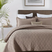 Leaf Pattern Quilt Set