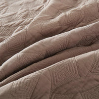 Leaf Pattern Quilt Set