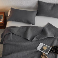 Pure Comfort Minimalist Quilt Set