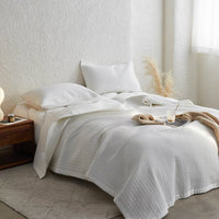 Pure Comfort Minimalist Quilt Set