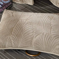 Textured Leaf Pattern Quilt Set